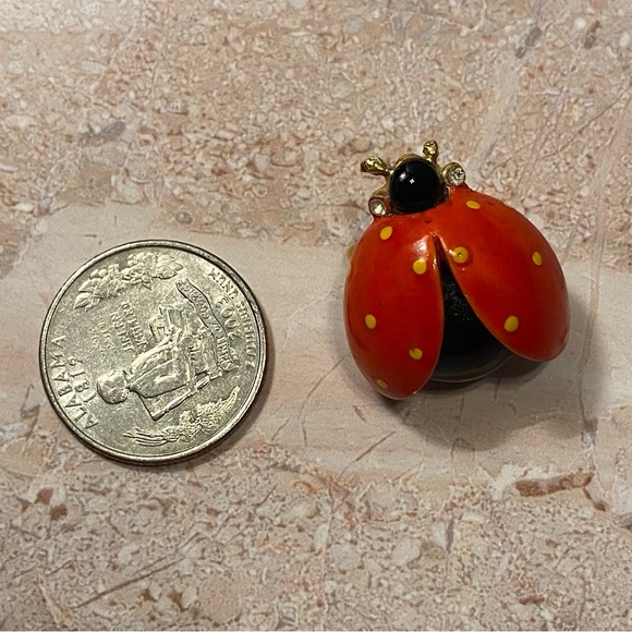 Vintage Enamel Ladybug Brooch With HTF Yellow Spots - Picture 7 of 8